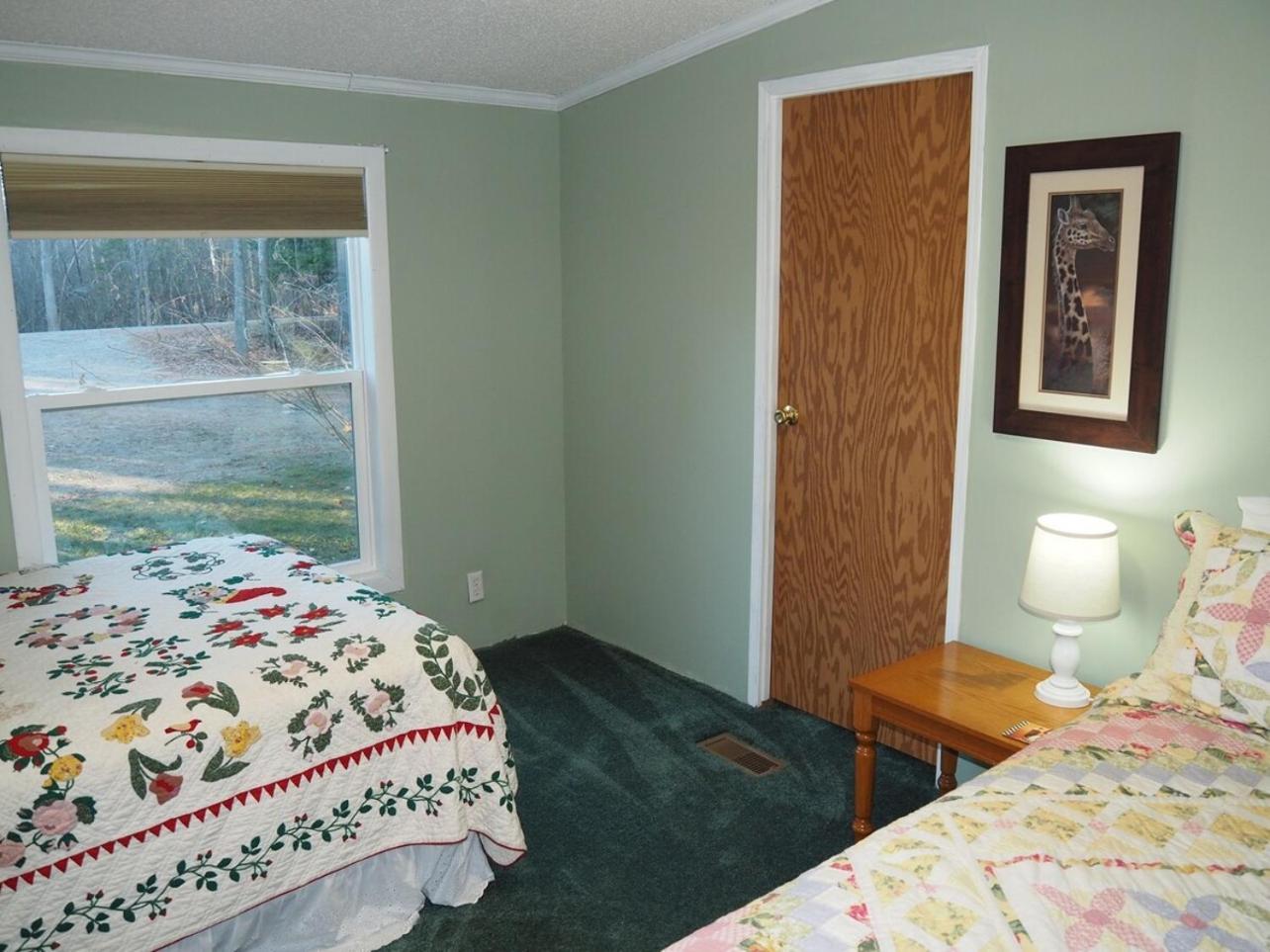 The Green Lake Getaway - Shared Lake Access! Interlochen Екстер'єр фото