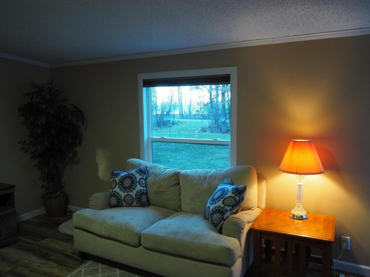 The Green Lake Getaway - Shared Lake Access! Interlochen Екстер'єр фото