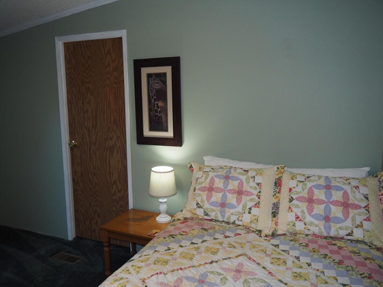 The Green Lake Getaway - Shared Lake Access! Interlochen Екстер'єр фото